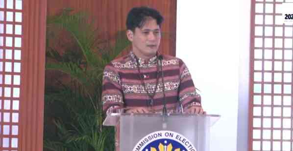 Robin Padilla says win is "symbolic unity" between Muslims and Christians